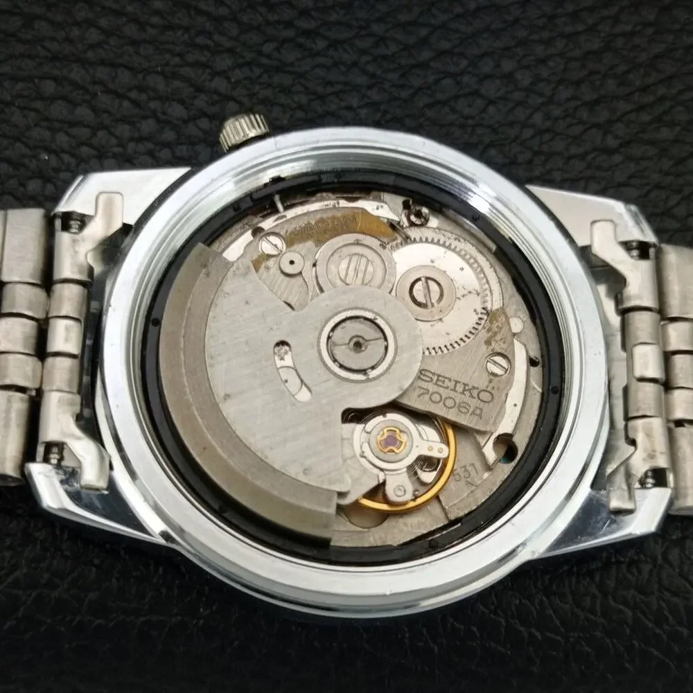 Vintage 1986 Seiko Automatic Mens Silver Watch W/daydate & Black accents